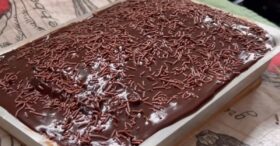 Bolo de Chocolate Molhadinho que Marcou os anos 80 e 90