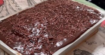 Bolo de Chocolate Molhadinho que Marcou os anos 80 e 90