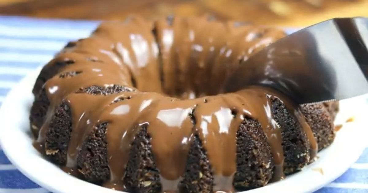 Bolo de Chocolate com Banana Super Fofinho e Molhadinho Sem Farinha