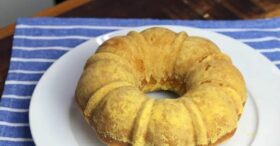 Bolo de Fubá com Batata Doce Sem Glúten, Sem Açúcar e Sem Lactose