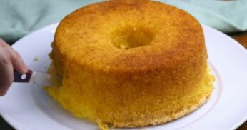 Bolo de Fubá com Creme de Leite na Massa De Liquidificador e Sem Trigo