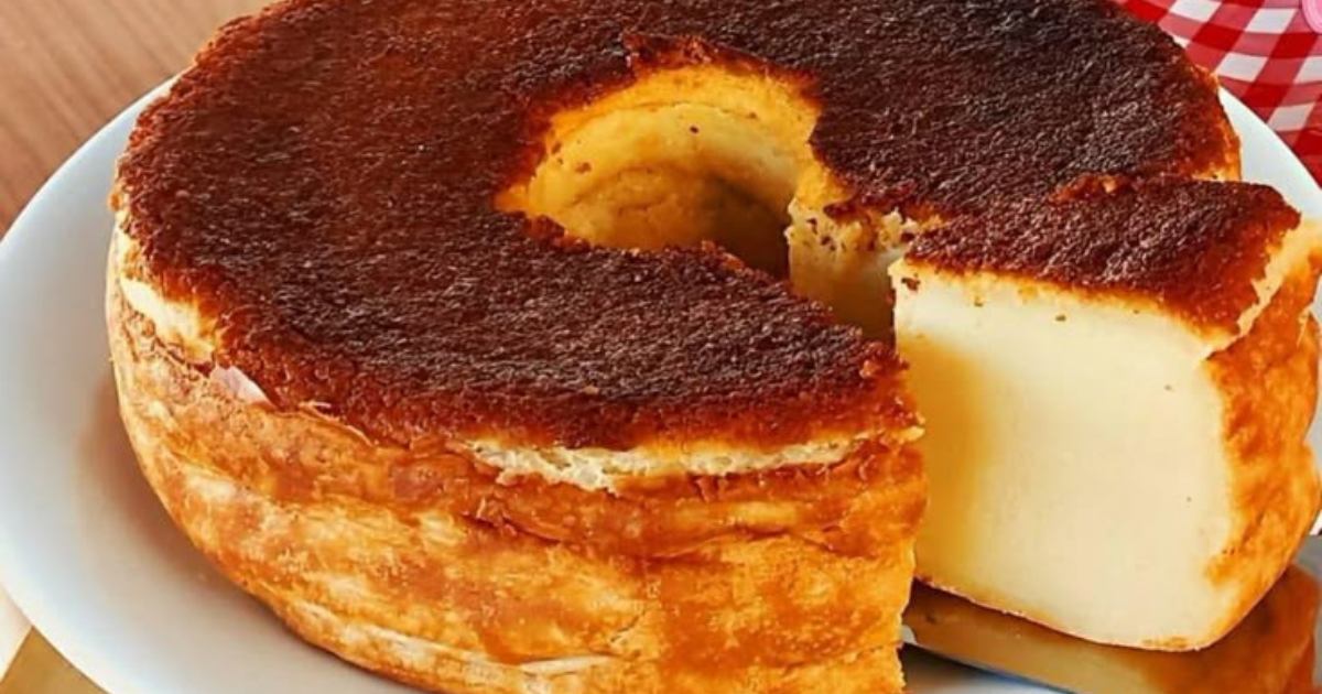 Bolo de Leite Condensado: O Segredo do Bolo que Derrete na Boca!