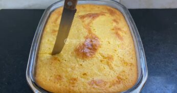 Bolo de Milharina com Milho e Queijo