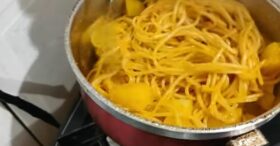 Macarrão com Batata e Linguiça: Rápido e Delicioso!