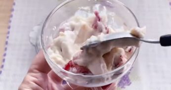 Sonho de Morango na Travessa