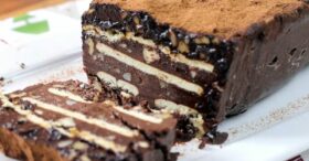 Torta Russa Torta de Chocolate com Nozes que Não Vai ao Fogo