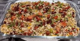 Arroz Carreteiro: O Prato Rústico e Saboroso que Vai Conquistar sua Mesa!
