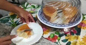 Bolo de Coco Simples e Fofinho