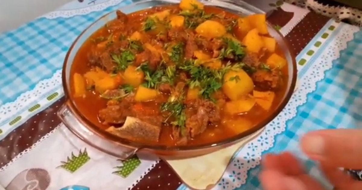 Carne com Osso com Mandioca Receita Saborosa e Fácil