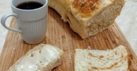 O Segredo do Pão de Torresmo Perfeito: Crocante, Macio e Irresistível!