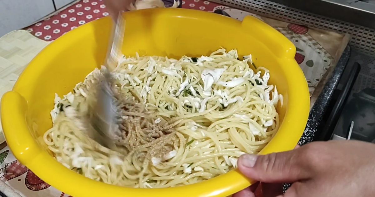 Salada de Macarrão com Repolho