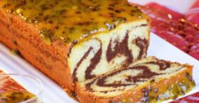 Você Nunca Imaginou que Maracujá e Chocolate Fariam Uma Combinação Tão Perfeita! Descubra o Segredo do Bolo Mesclado!