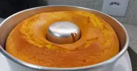Bolo de Cenoura Fit Sem Glúten e Sem Lactose Que Fica Pronto em 30 Minutos (E Você Vai Querer Fazer Sempre!)
