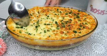 Escondidinho de Carne Moída com Purê Cremoso e Queijo Gratinado