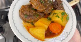 Músculo com batata na panela de pressão