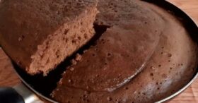 Bolo de Chocolate na Frigideira: Fica Pronto em 20 Minutos e Não Precisa de Forno!