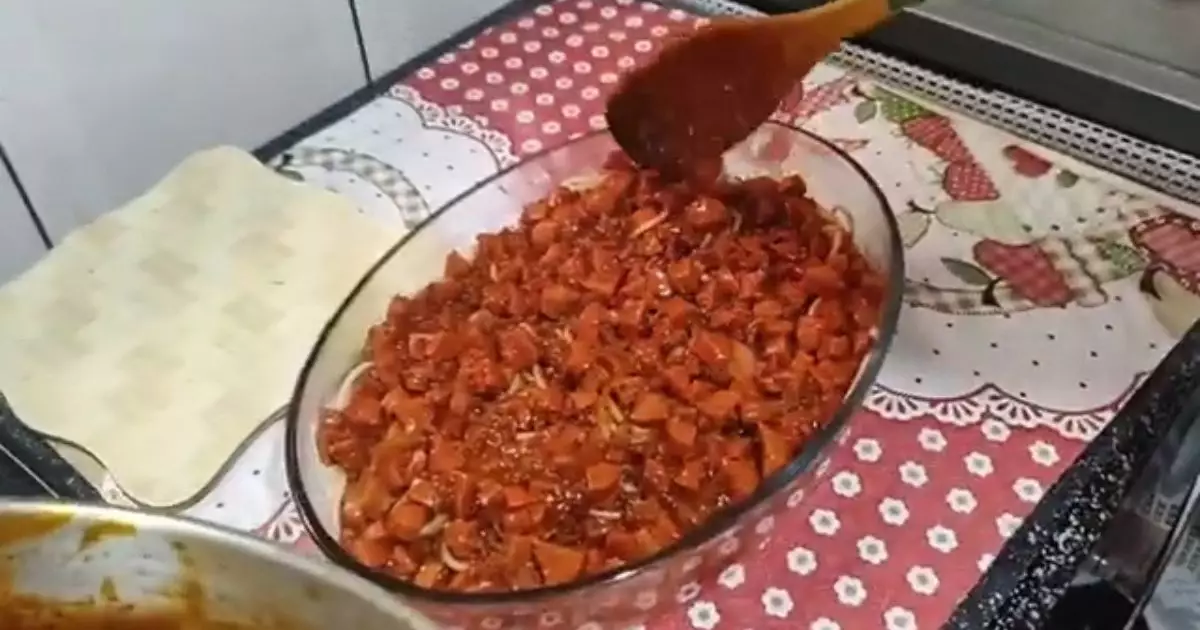 Macarrão com Carne Moída e Salsicha
