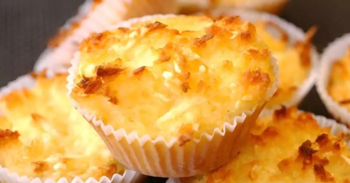 Queijadinha Crocante e Macia: O Docinho que Vai Surpreender na Primeira Mordida!